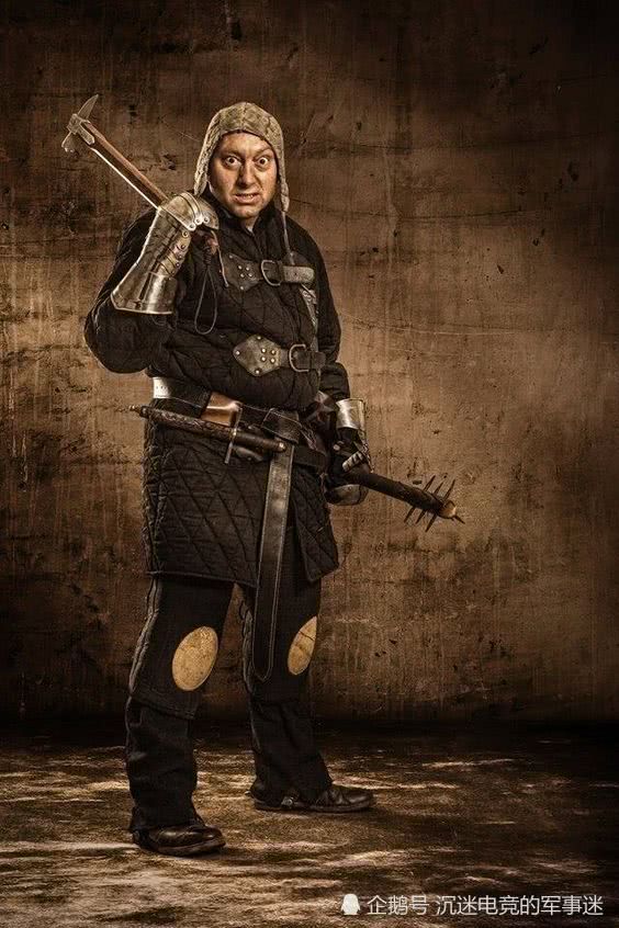 的方式掌控穆斯林,不过,法兰克的文化和宗教却博得了该地区居民的好感