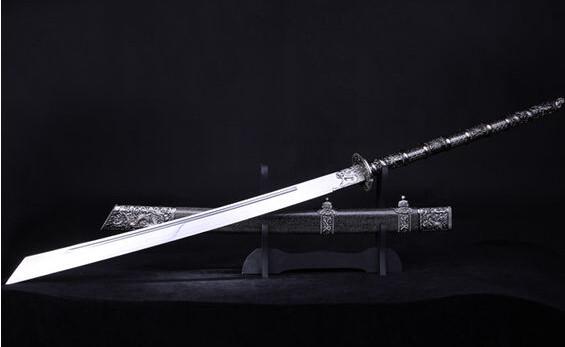 三,鸣鸿刀此刀有多厉害,有这么一个传说"割玉须用锟铻刀",可见其锋利.