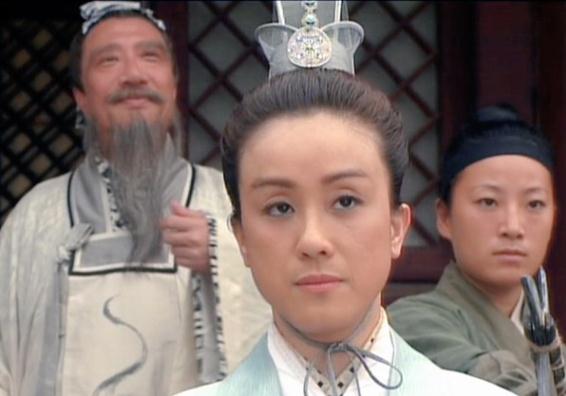 《寻秦记》中的龙阳君,她的真名叫盖鸣晖,真名李丽芬,香港著名粤剧女