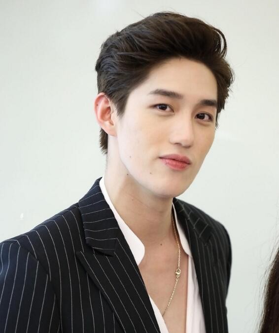 泰国当红明星组成男团ninebynine(9x9)出道,但市场反应不一