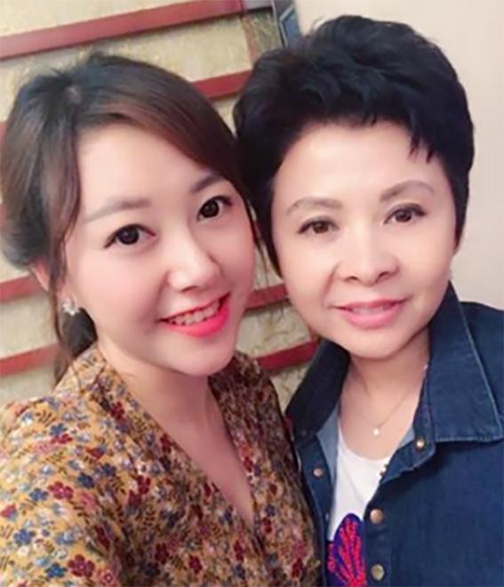 董文华近照,风韵犹存,退隐十年事业迎来第二春,网友盼回春晚!