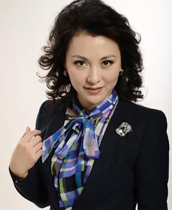 不得不说真的是遇见了伯乐,而现在在主持人的岗位上,梦桐也是出类拔萃