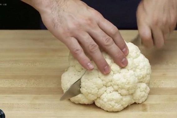 教你一招,花菜这样切只需一刀,不用再拿手掰了,快来学学吧!