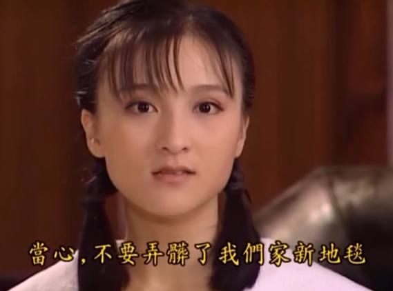 在剧中陆梦萍命运曲折,前期是一位骄纵蛮横的千金大小姐,不分是非令人