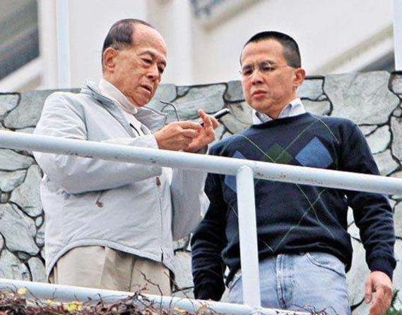 李嘉诚全家福曝光,首次公开孙辈外貌,此前李家第三代从未曝光!