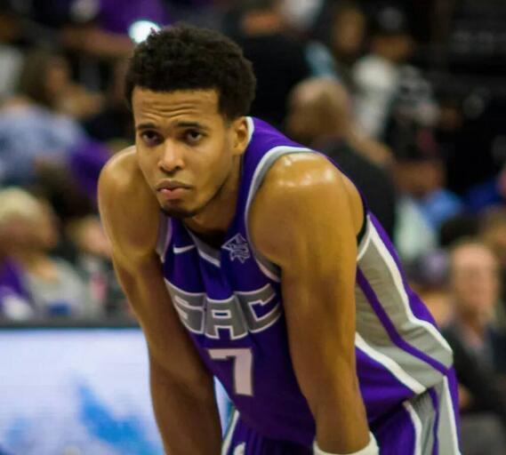 拉比西埃15个篮板创个人生涯单场新高