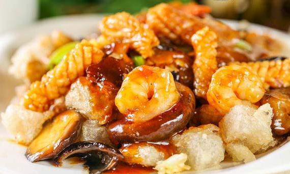 三鲜焖子 三鲜焖子,传统名菜,属鲁菜系.