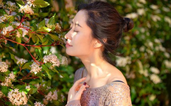 宋丹丹没资格点评她,金星盼着她,靳东跪她,这位大姐真不一般!