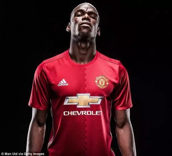 后腰是中场中的一个位置,不同于前腰,后腰负责