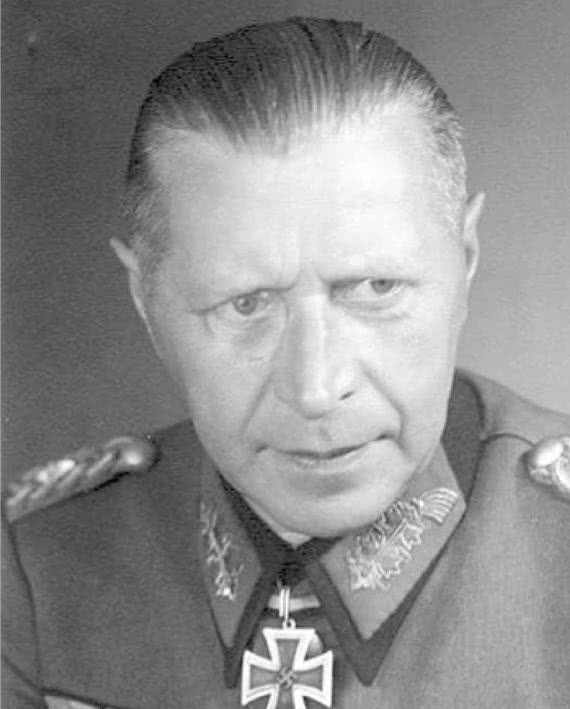 四月二十八日,陆军元帅威廉·凯特尔与海因里希大将会晤,要求他守住