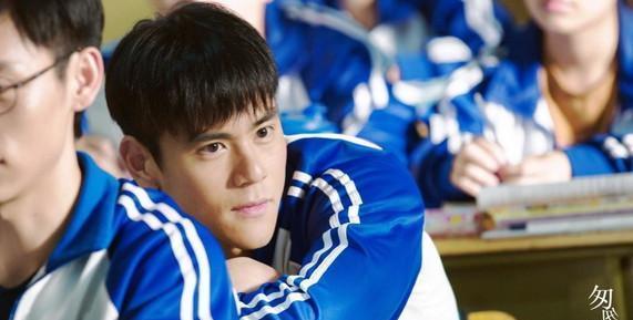 娱乐圈十大国产校服男神,看到最后一张千万别