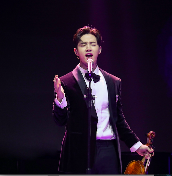 刘宪华移动视频盛典获奖 努力做不负期待的音乐人