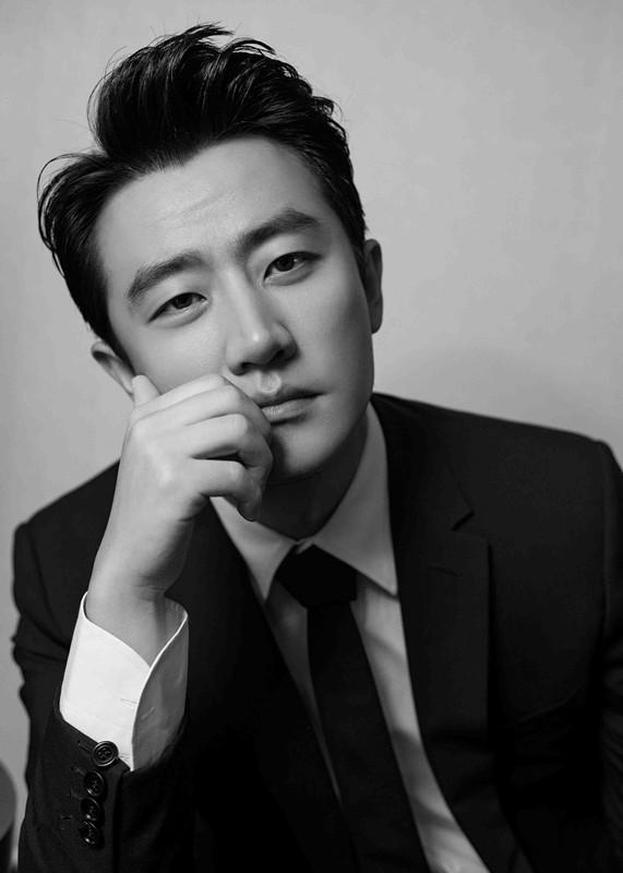 冯小刚特批黄轩带助理进剧组,黄轩的做法打脸