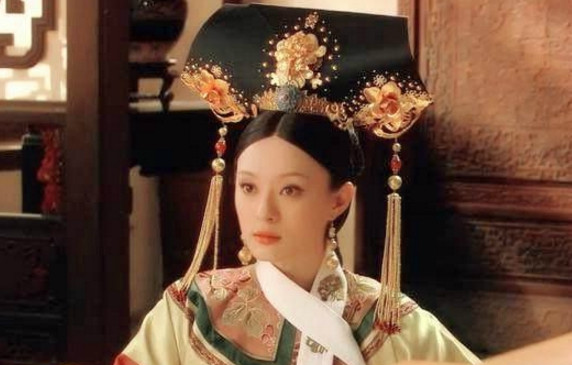 甄嬛传甄嬛最华贵的一款旗头,艳众人,轻松碾压六宫妃嫔