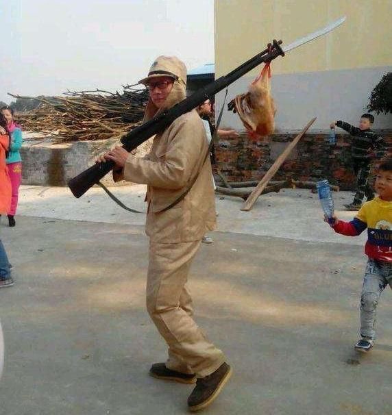 抗日战争中,鬼子进村抓一只鸡值多少钱?听听村民们怎么说!