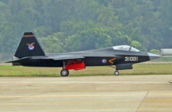 众所周知,自从歼-31战斗机于2012年实现首飞以来,关于其何时服役的