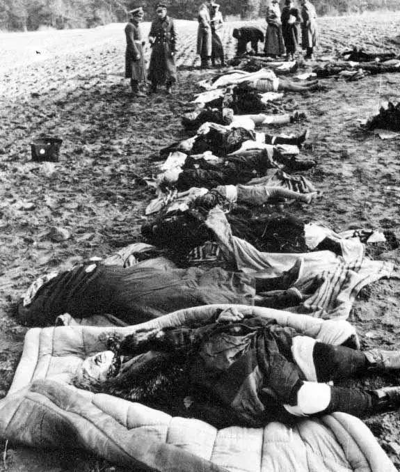 二次世界大战苏军攻占柏林后对手无寸铁的妇孺平民都做了什么