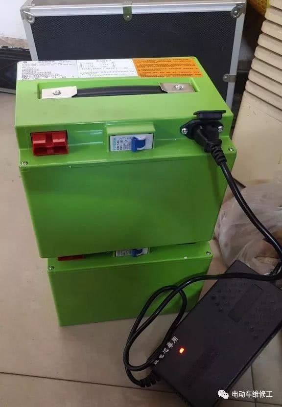 电动车改锂电池72v40ah,才18kg,铅酸重达83kg