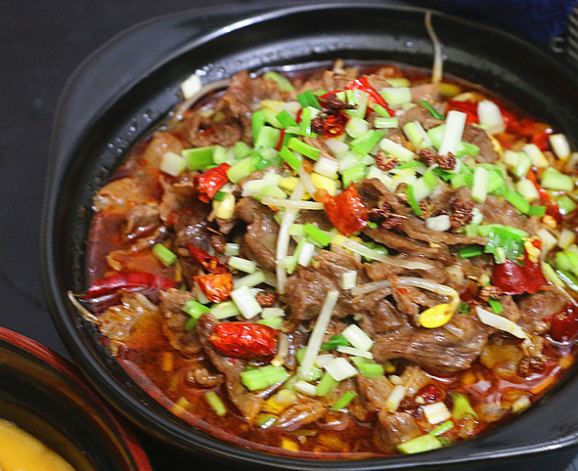 朋友来我家做客,我花几十元做了几道家常菜,朋友直夸我厉害