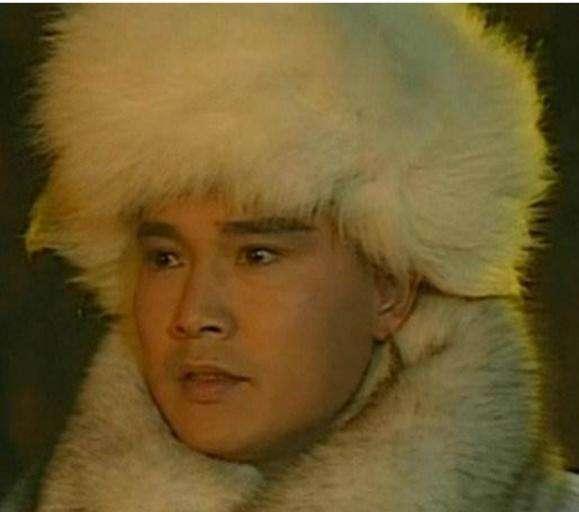 80年代的小伙伴们是否还记得《雪山飞狐》中,辽东大侠胡一刀的扮演者