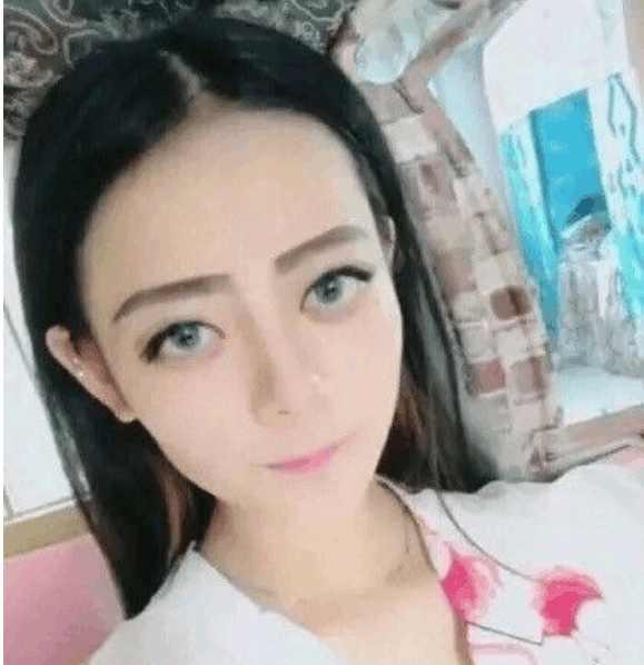 迪丽热巴玩快手了?网红模仿热巴实在太像,网友