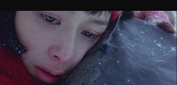 我和他领了结婚证一个多月,婚礼还没办,大概年底才有时间办婚礼.