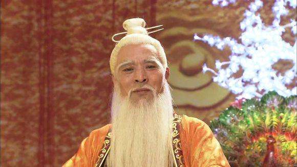 封神榜中有一个常识上的错误, 就是鸿钧老祖比三清地位高