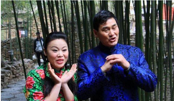 大衣哥朱之文与草帽姐徐桂花都是草根出名,为何成名之后差距之大