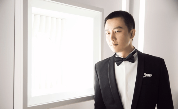 黄轩在《妖猫传》《芳华》后造型大变, 圆寸发型帅出新高度!