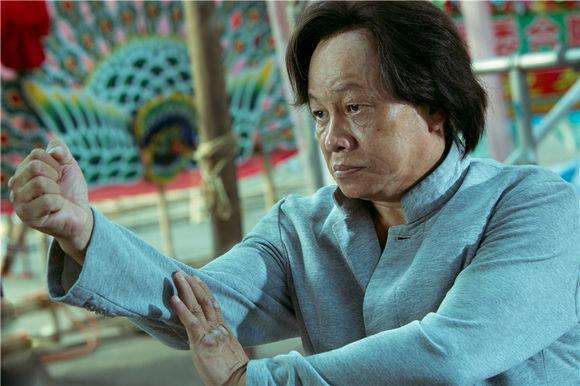 如今混成这样|梁小龙|巨星|中国人_新浪新闻