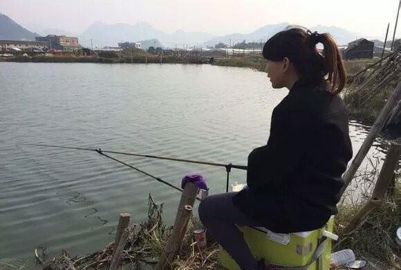 美女你这样钓鱼,让我情何以堪