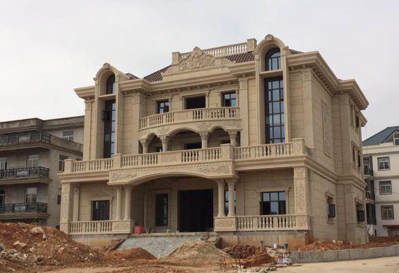 福清别墅成堆,网友:建这么高做什么?