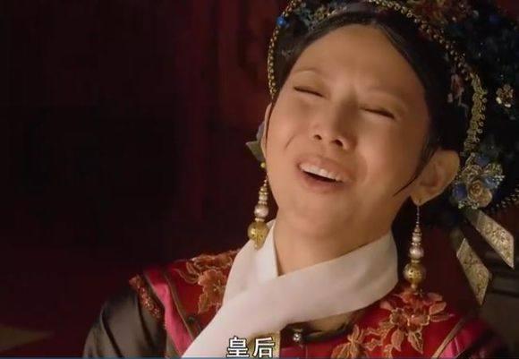 在雍正皇上驾崩后,四阿哥登基做了皇帝,尊甄嬛为圣母皇太后.