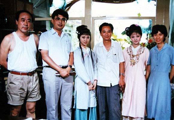 《红楼梦》搬上了电视荧幕,这部由陈晓旭,欧阳奋强,张莉和