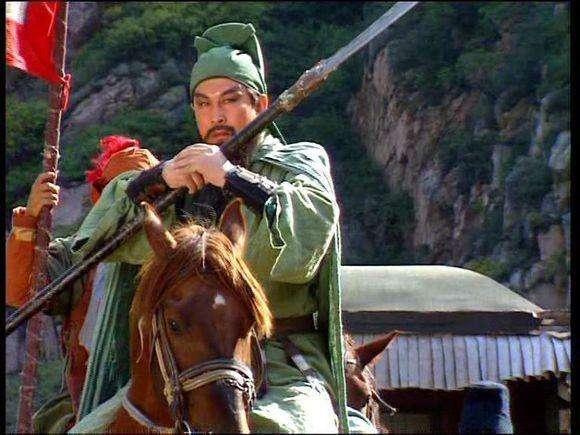 张飞不到十合杀纪灵,武圣关羽为何三十合依然拿不下纪灵?