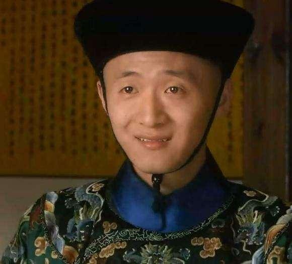 为何甄嬛在自己宫的门口摆一盆开败的石榴花,却引来华妃的大怒?