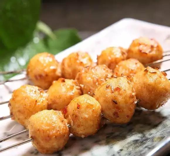 烤贡丸烤鱼冰 爽 啤 酒这里还有全长沙唯一自酿鲜啤.