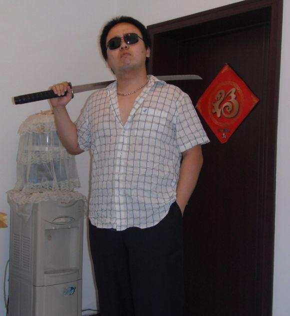 求大神把我p成黑社会老大, 多p一些小弟