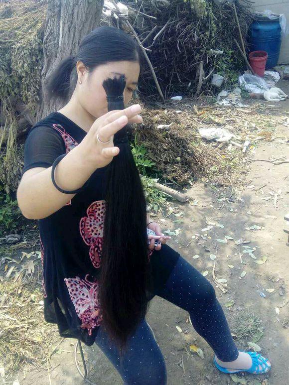 农村女孩剪掉自己的长头发是什么样子的有点俏皮可爱