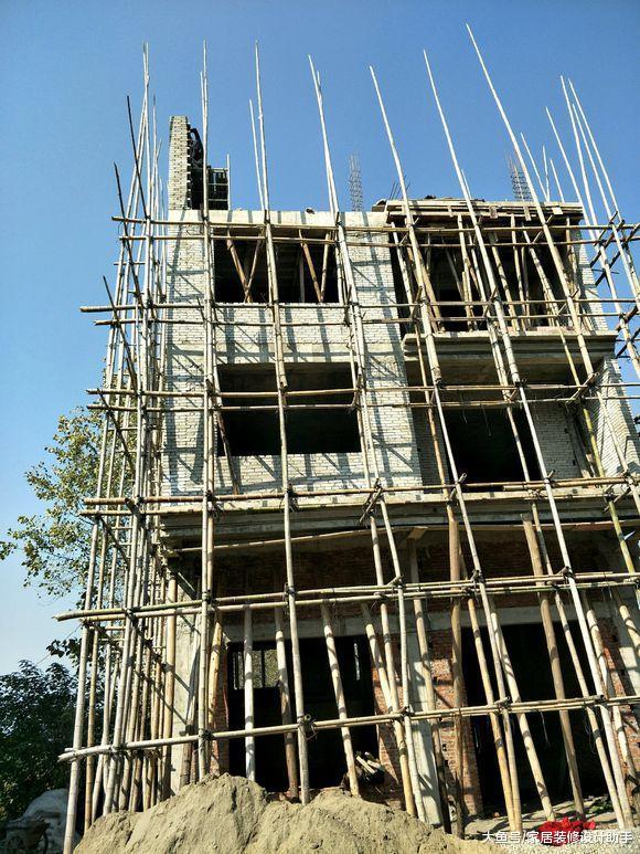 我这立柱算是废了啊悔不该当初不听邻居劝贪图小便宜找亲戚做