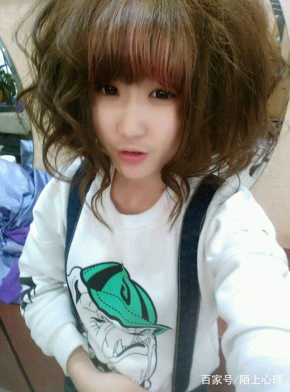 曾经,杀马特女生选择转型,去帮人洗头和按摩,其他的人,去哪了