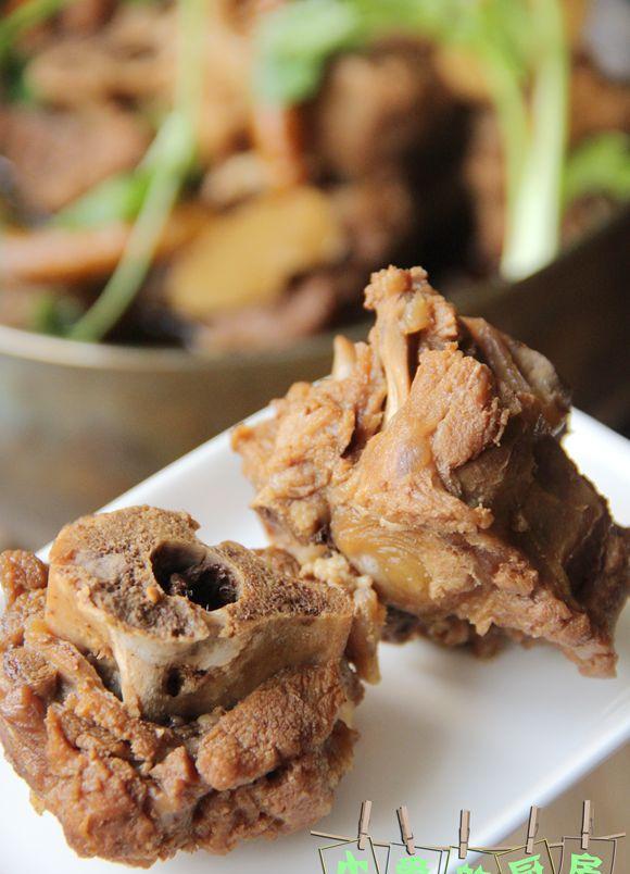 一洗,一炖就这么简单吃起来低脂肪口感上没有猪排骨那么腻|羊蝎子|猪