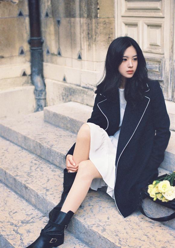 我在公司加班,老公把别的女人带回家,推开门看到一幕我拿包砸他