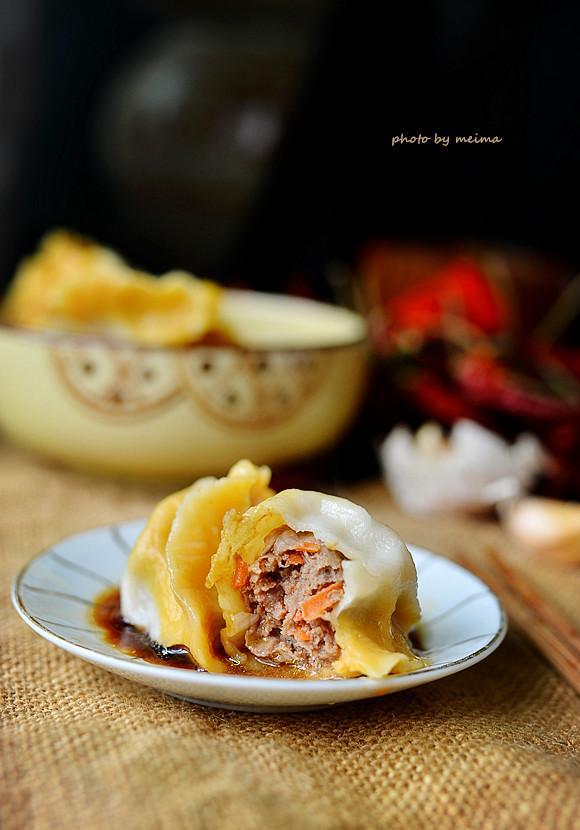 好看极了用胡萝卜做馅,胡萝卜汁做皮今天的饺子,加了点纯天然的色素