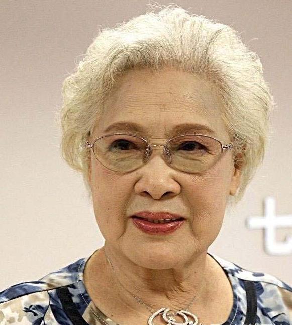 96岁秦怡比赵雅芝刘晓庆还显嫩,默默无闻捐出毕生积蓄令人敬佩