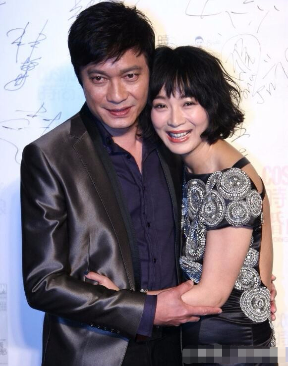 罗嘉良娶小自己12岁的妻子,如今一家三口好幸福,女儿像爸爸