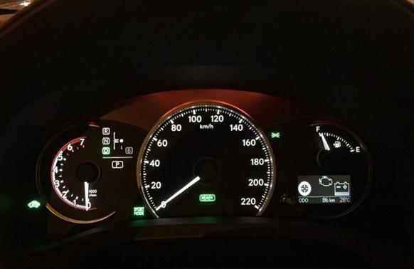 奔着油耗50去的混动车型雷克萨斯ct200h