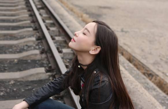 《前任攻略3》票房破12亿,女主于文文上热搜,原来背景如此厉害