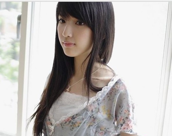 陈匡怡从小就是个美人胚子,21岁时就已经在林宥嘉和周杰伦的mv中担任