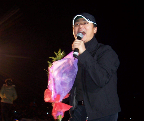 虽然三年后张行的人气不在,但却遇到了他的妻子尹旎并收她为徒,那时候